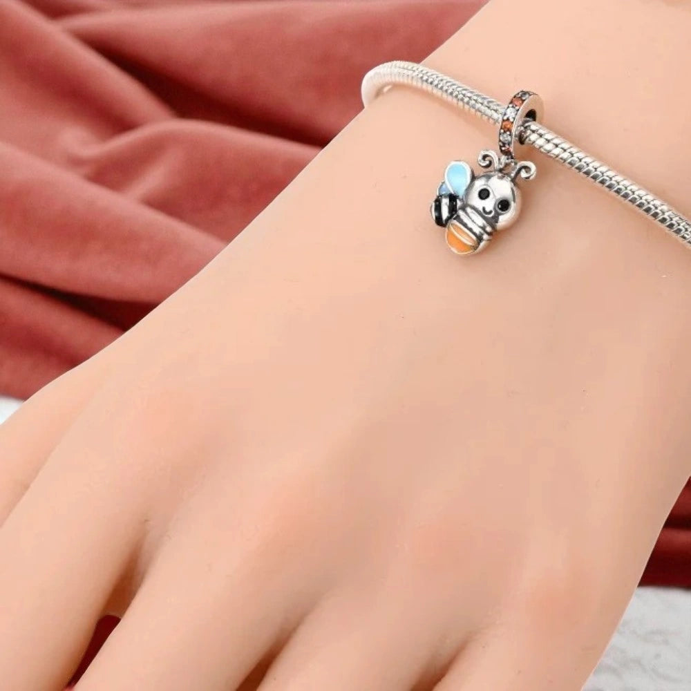 Abeille mignonne