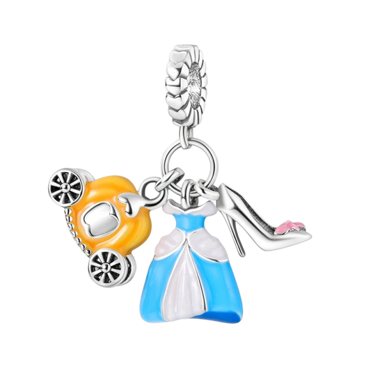 Charm cendrillon, carrosse, chaussure et robe bleu