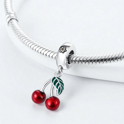 Charm Cerises Rouge sur bracelet